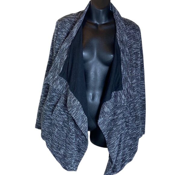 Lovers + friends black white textured knit open front waterfall cardigan sm - Picture 1 of 7